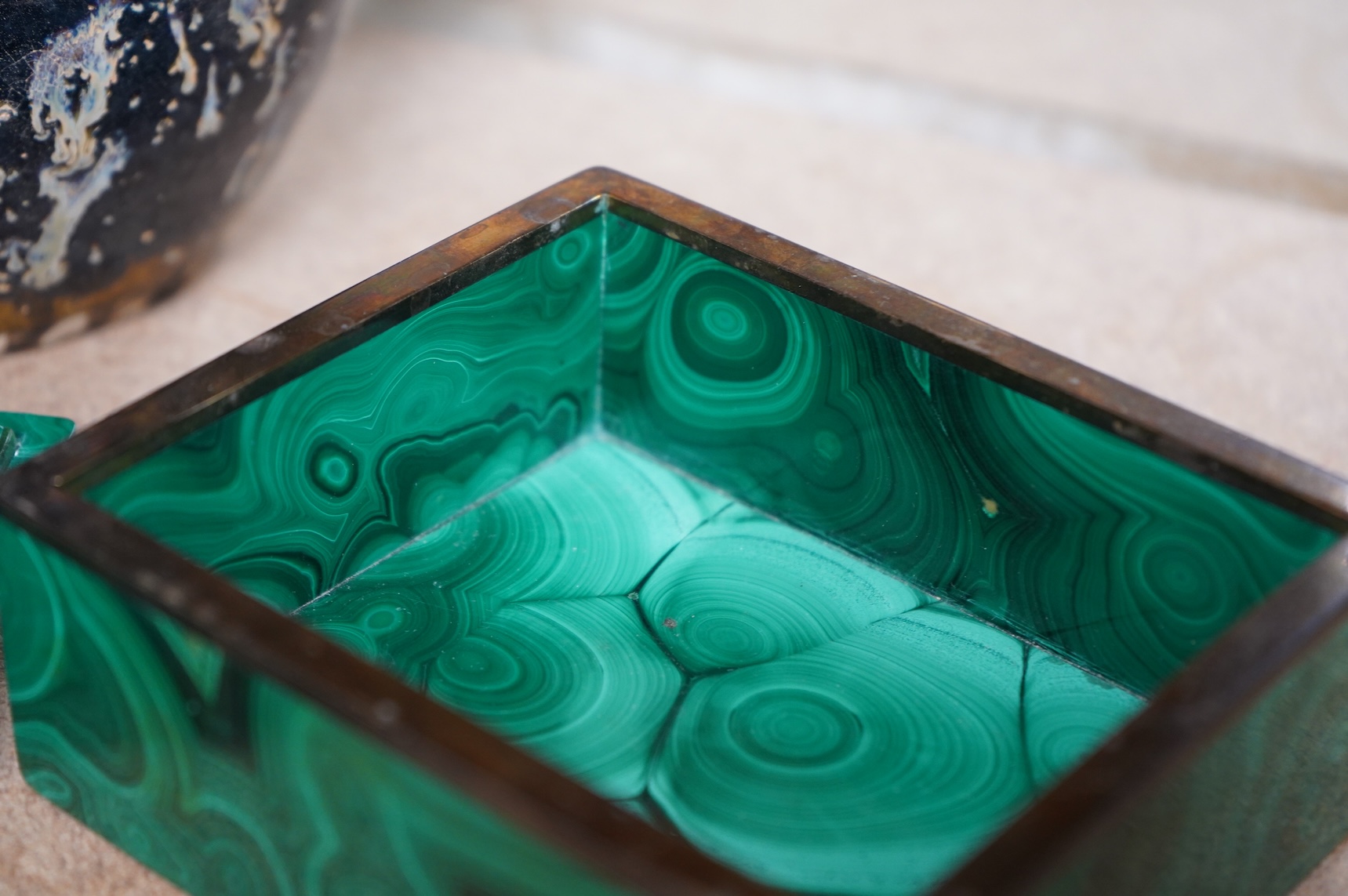 An Art Deco malachite box, 12cm wide